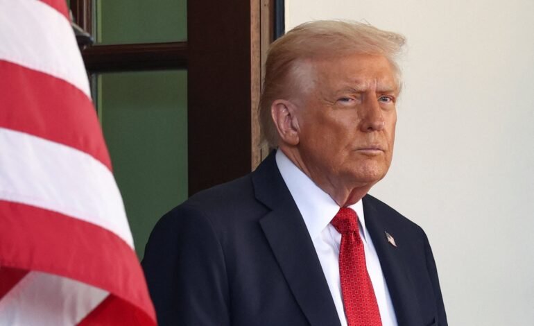 O presidente dos Estados Unidos, Donald Trump, impôs