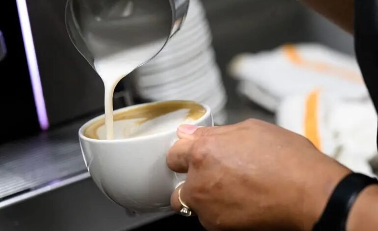 Trump reconhece impacto da tarifa sobre café brasileiro e di