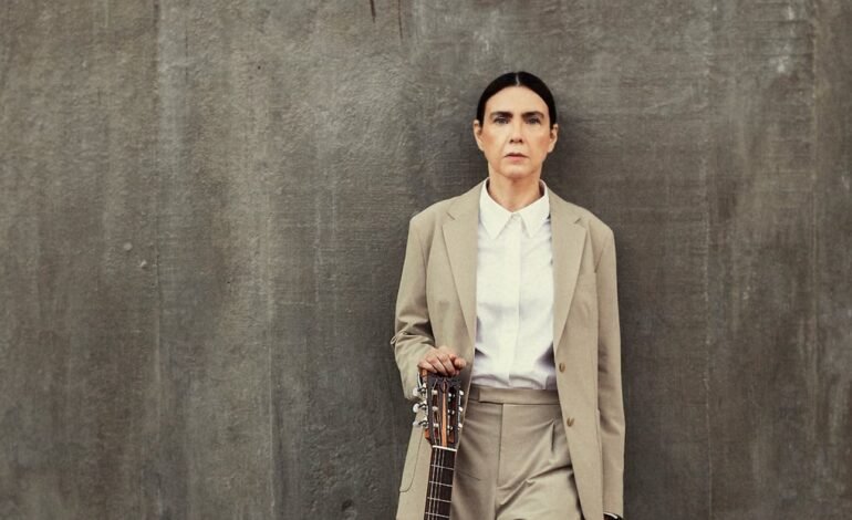 Adriana Calcanhotto completa 60 anos nesta terça-feira, 3