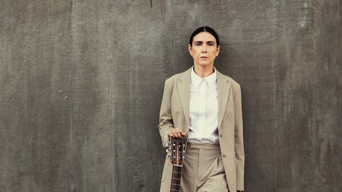 Adriana Calcanhotto completa 60 anos nesta terça-feira, 3