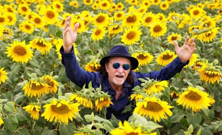 O cantor e compositor Alceu Valença vai comemorar