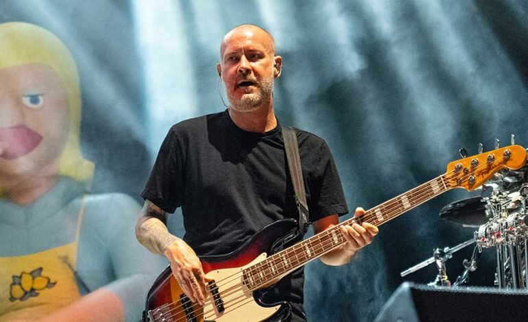 O baixista e fundador do Limp Bizkit, Sam Rivers, morreu