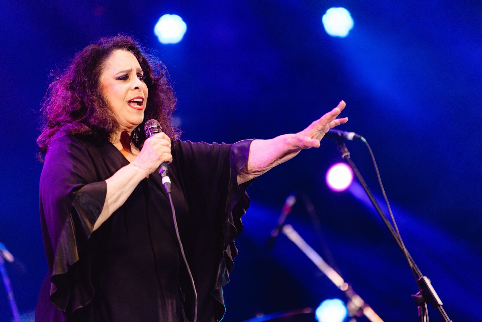 Gal Costa (1945 – 2022) no palco do Memorial da