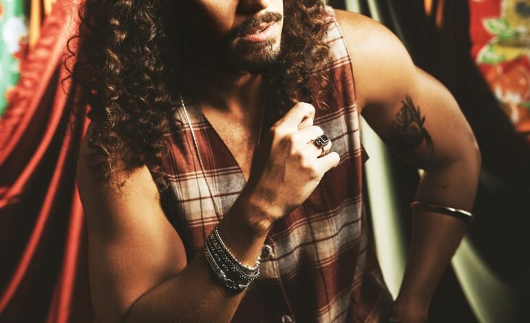 O cantor e compositor paraibano Juzé lançou nesta