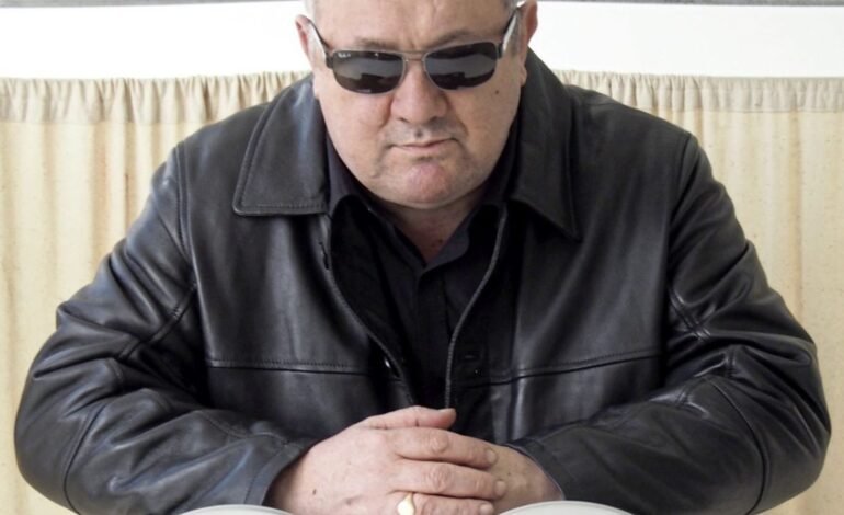 Dave Ball, tecladista e produtor do duo britânico