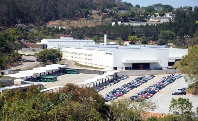 A Câmara dos Deputados realiza nesta quarta-feira (15)