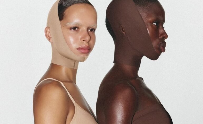 Kim Kardashian lançou nesta terça-feira (14) uma coleção