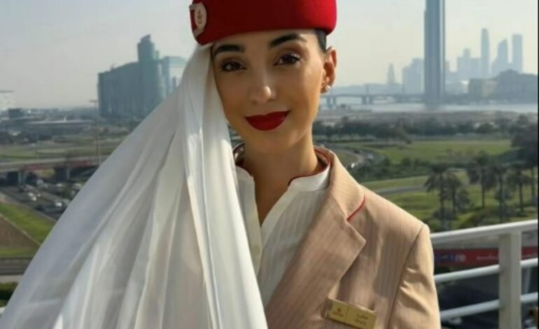 Victoria Capano, comissária de bordo argentina da Emirates