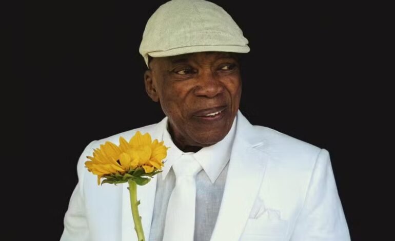 O cantor Milton Nascimento, de 82 anos, foi diagnosticado co