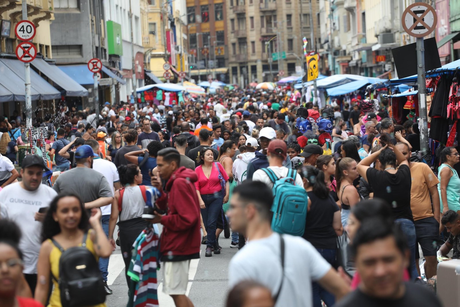 Censo: Maiores rendimentos estão entre homens, pessoas branc