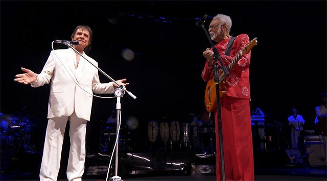 Gilberto Gil e Roberto Carlos se reencontraram no palco do