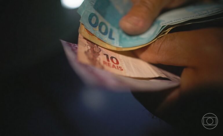 O governo deve restringir nesta terça-feira (7) as