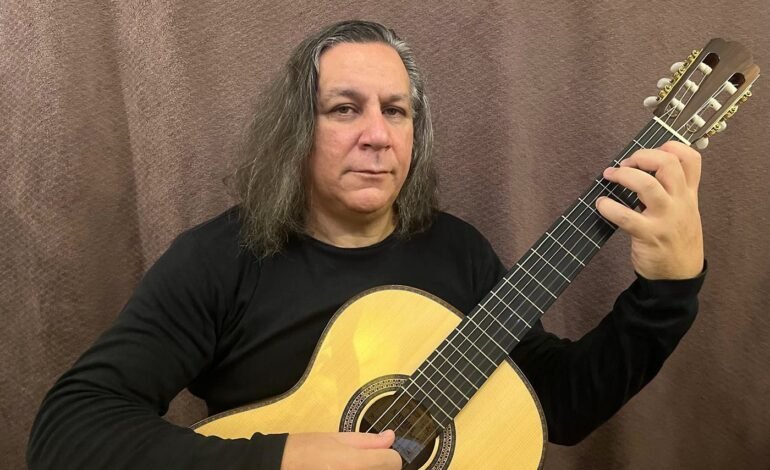 Renato Braz canta 15 músicas do repertório de