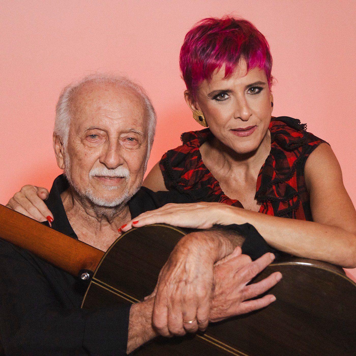 Roberto Menescal e Cris Delanno lançam nesta terça-feira