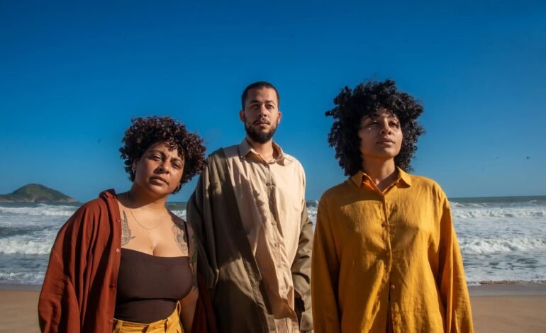 O trio Tuyo gravou uma versão inédita da canção “Luz