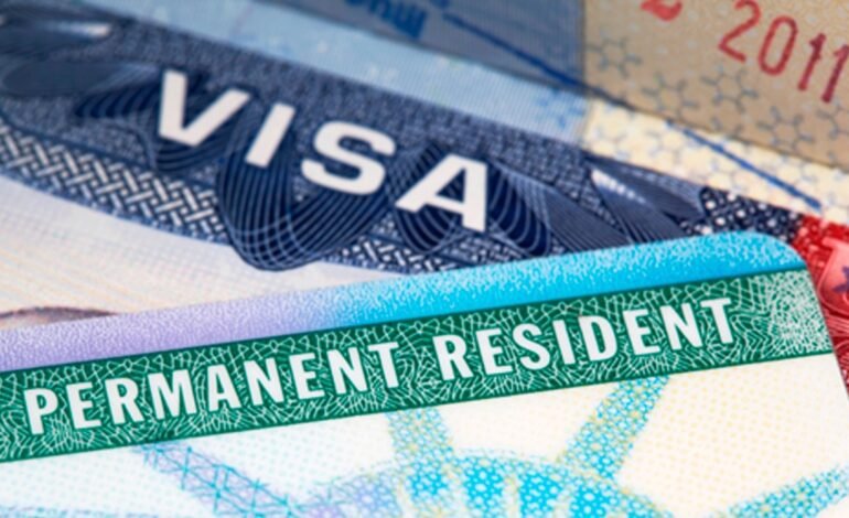 Governo trump revoga vistos de estrangeiros que comemoraram