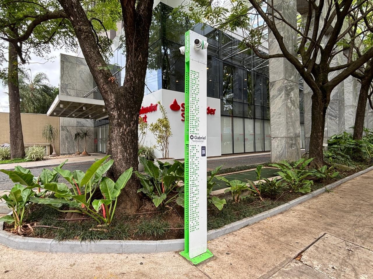 Torres de vigilância com câmeras têm sido instaladas