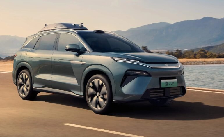 A BYD lançou nesta segunda-feira (24), durante o Salão do