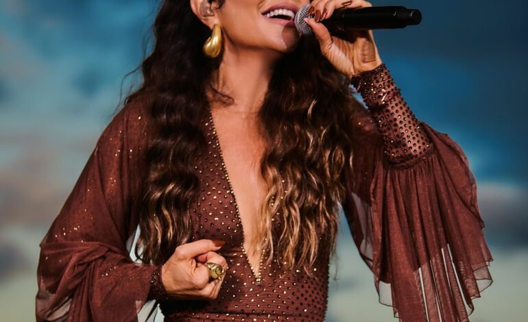 A cantora Ivete Sangalo lançou em 17 de outubro o