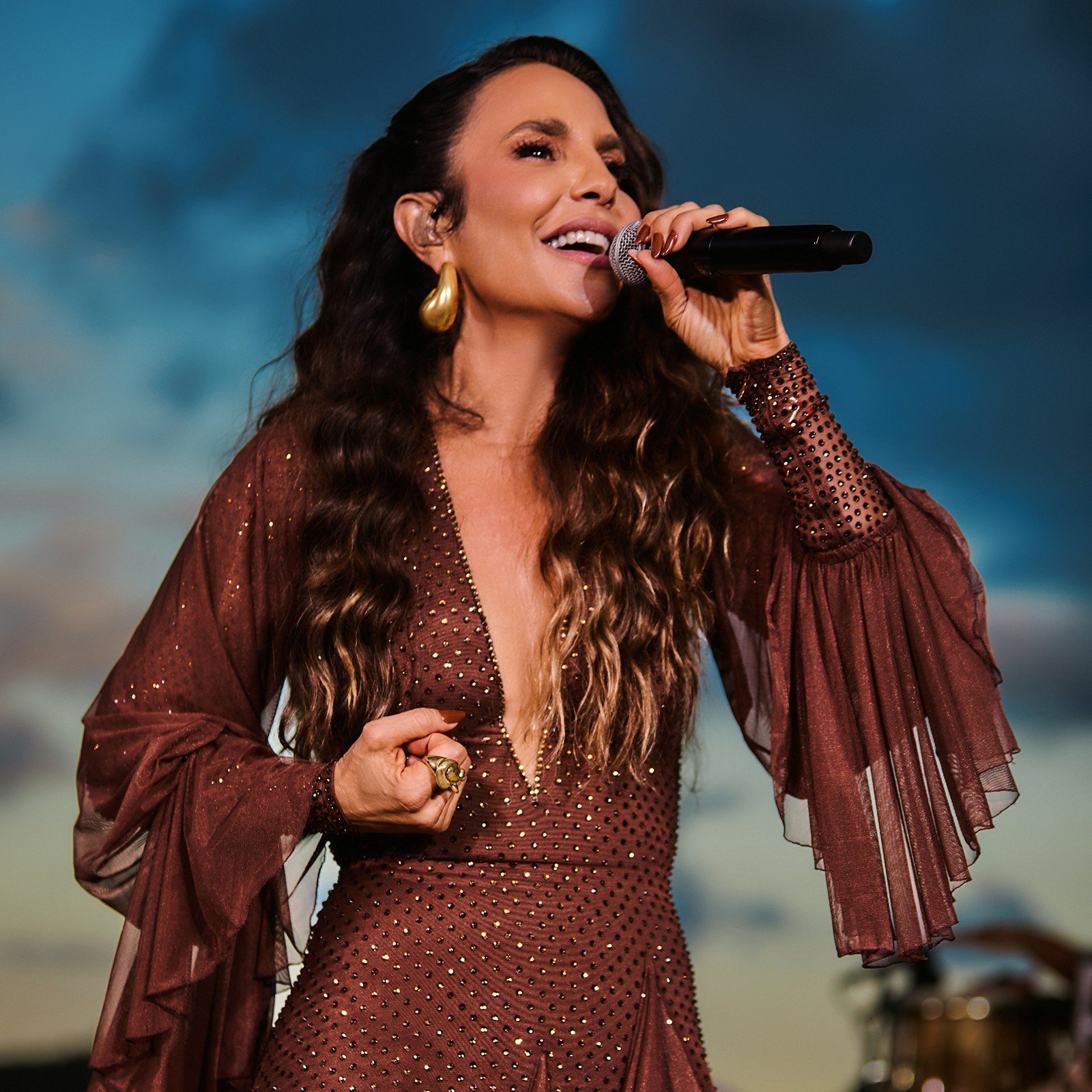 A cantora Ivete Sangalo lançou em 17 de outubro o