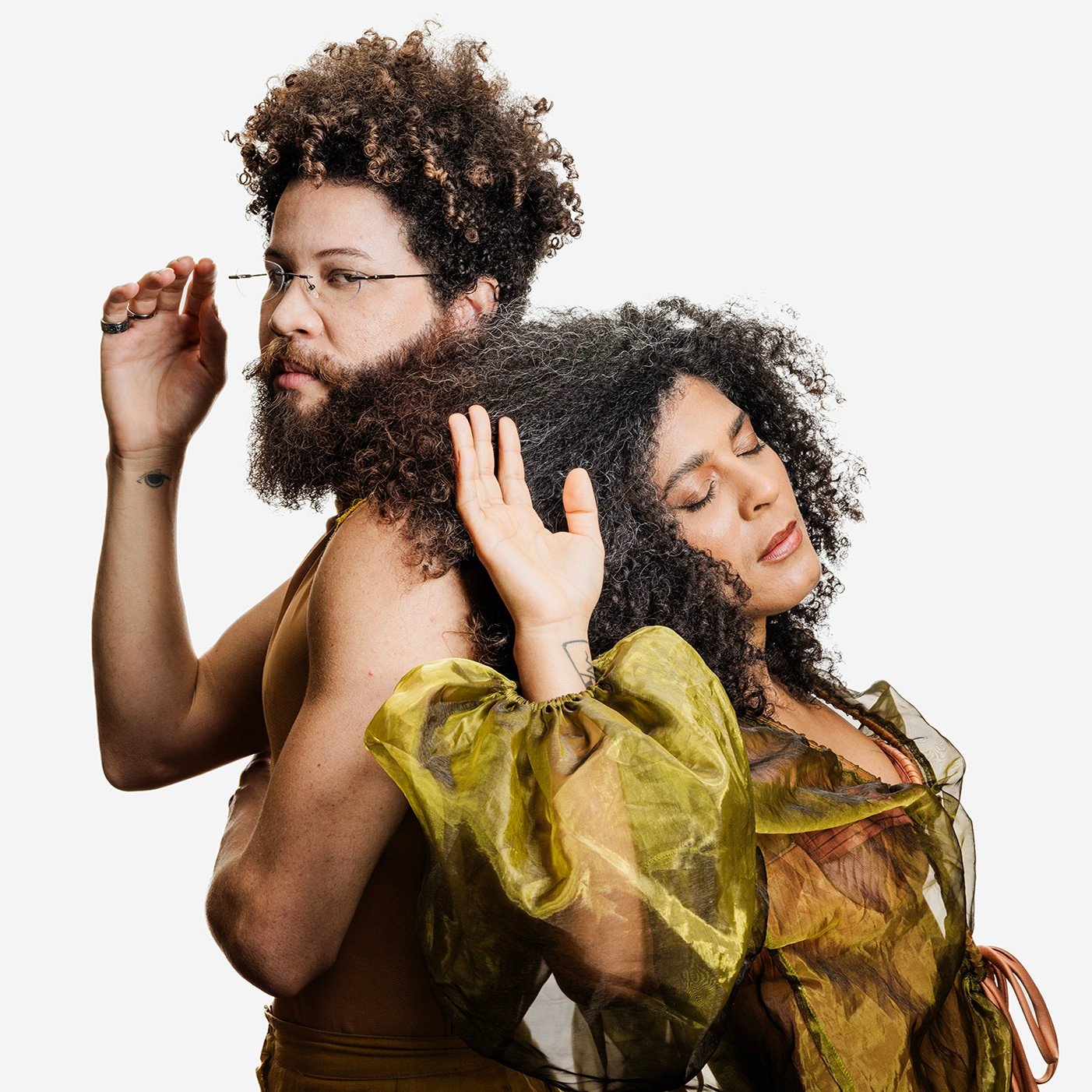 Os cantores Martins e Josyara lançam em 5 de dezembro