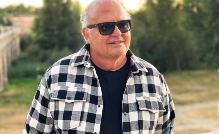 O cantor e compositor Guilherme Arantes prepara um