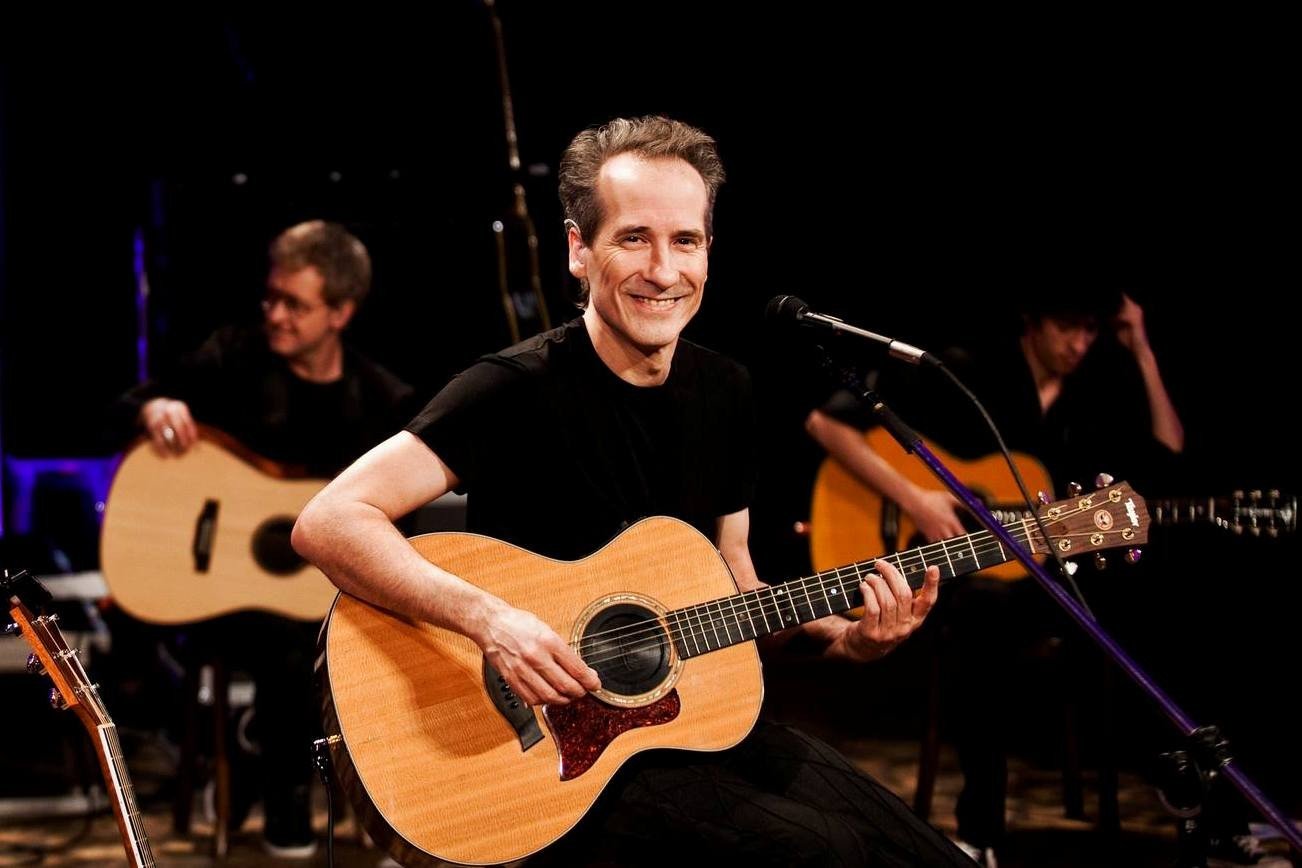 O cantor Kiko Zambianchi celebrou o reconhecimento da