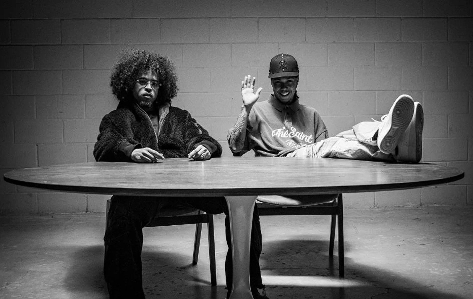 Os rappers cariocas L7nnon e Sant lançaram no