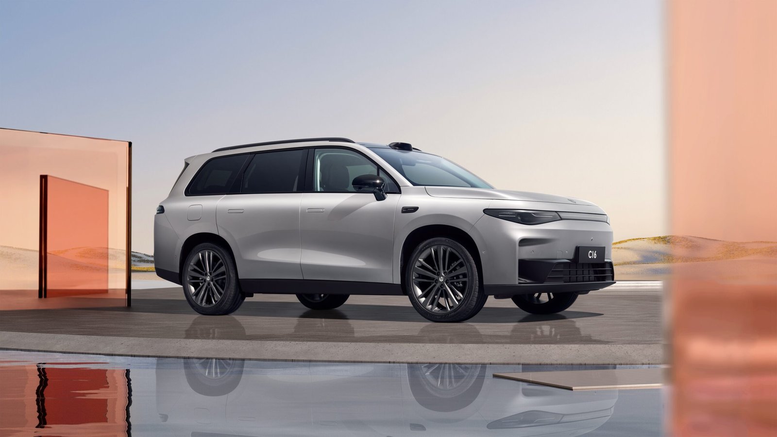 Leapmotor apresenta suv c16 com inteligência artificial e si