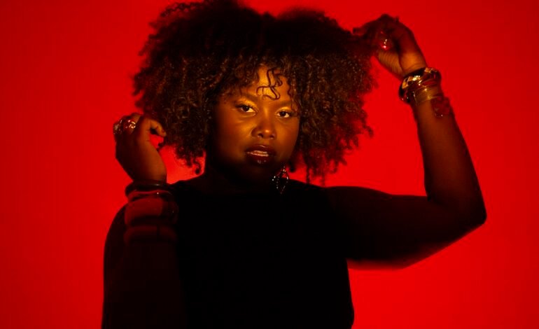 A cantora e compositora fluminense Ludom lança seu