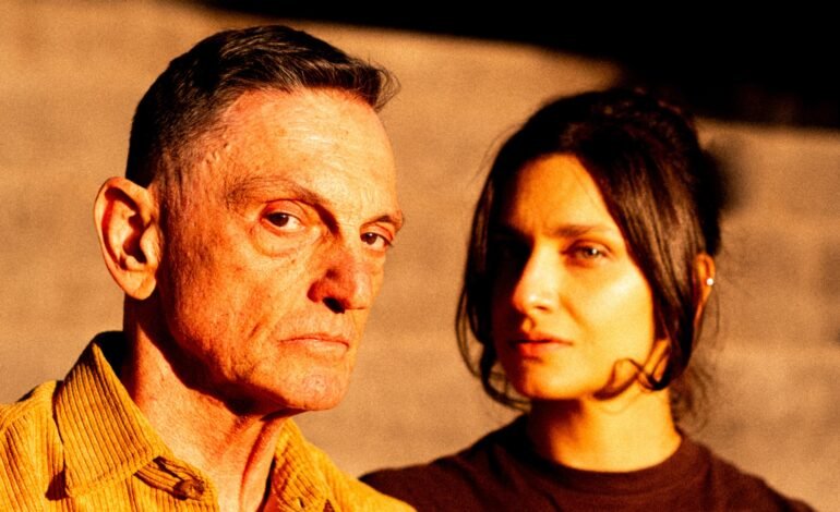 Paulo Miklos e Papisa lançam single duplo com