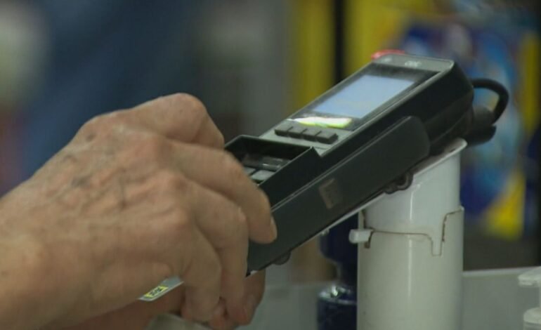 A taxa média de juros cobrada pelos bancos subiu 0,6