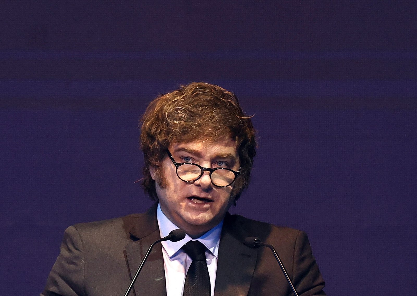 A inflação na Argentina acelerou para 2,5% em novembro, segu