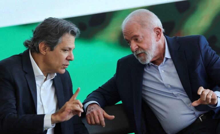 O Congresso aprovou nesta quinta-feira (4) o texto-base