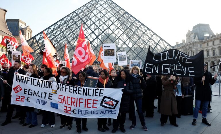 Trabalhadores do Museu do Louvre entraram em greve