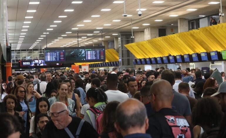 Fortes ventos que atingiram São Paulo nesta quarta-feira