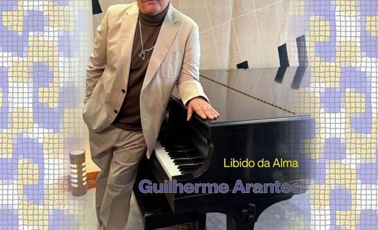 O cantor, compositor e multi-instrumentista paulista Guilher