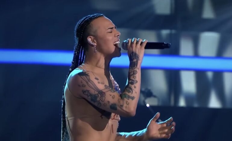 A cantora paulista Oxa tem conquistado público e jurados no