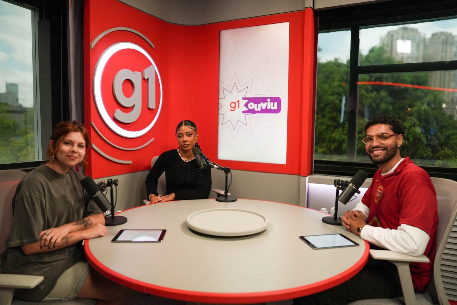 A cantora e compositora Ajuliacosta participou do programa