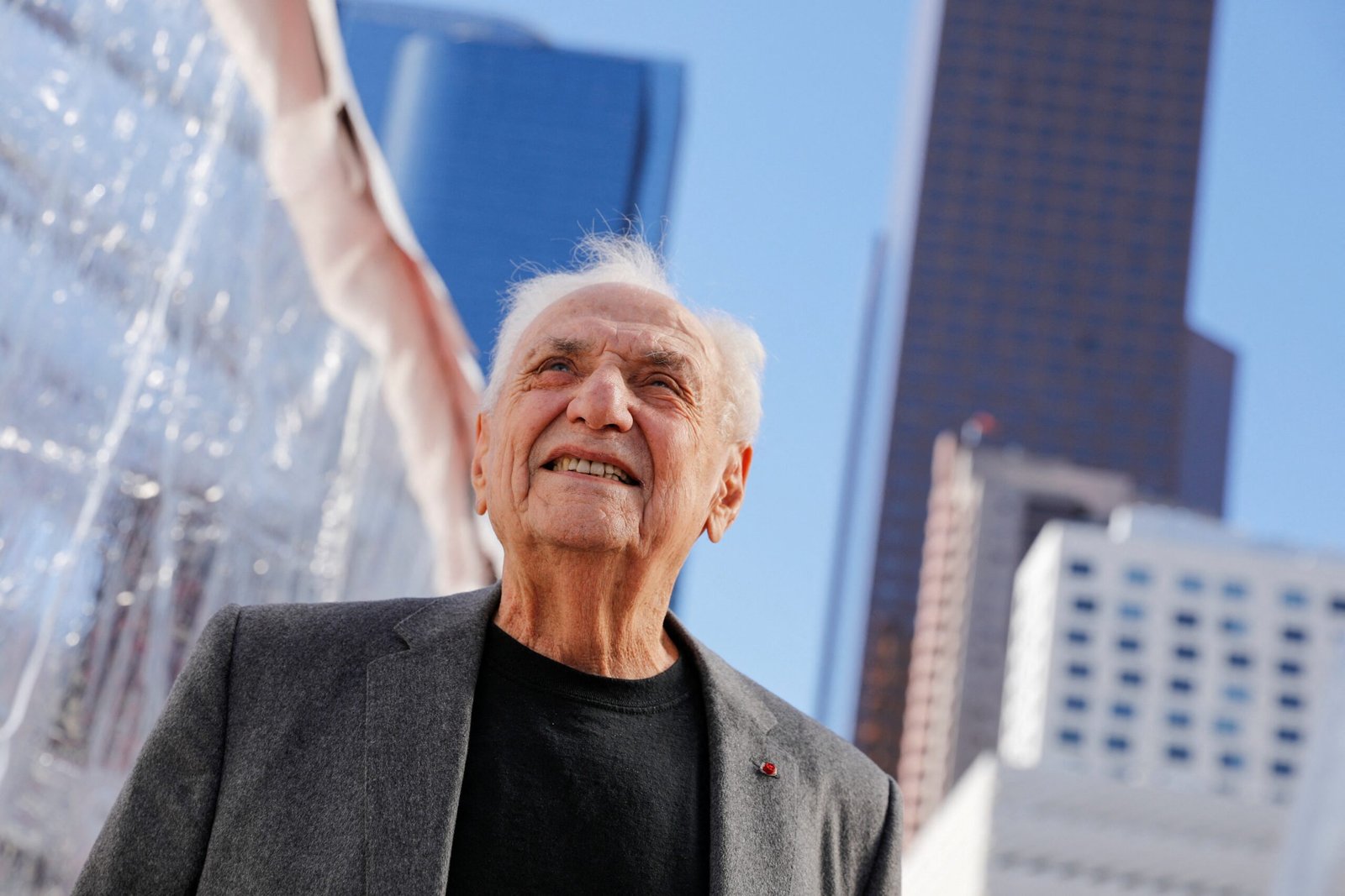 Frank Gehry, arquiteto canadense reconhecido internacionalme