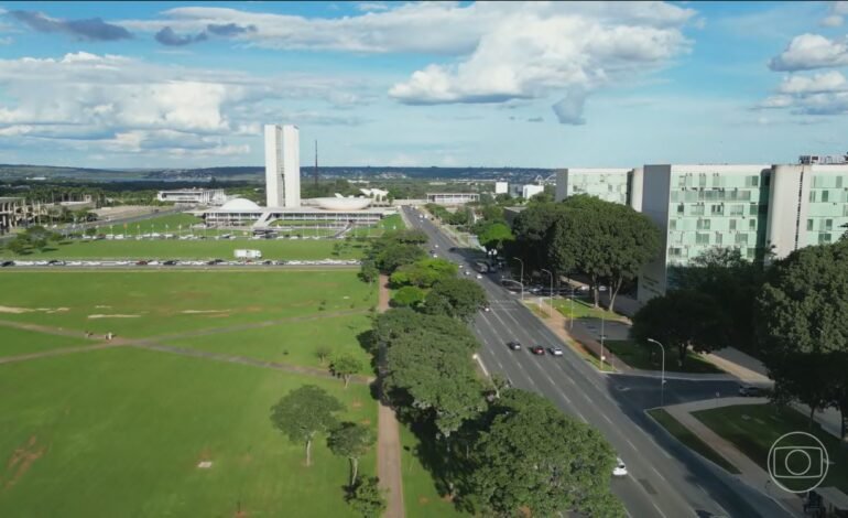 O setor público consolidado brasileiro apresentou déficit pr