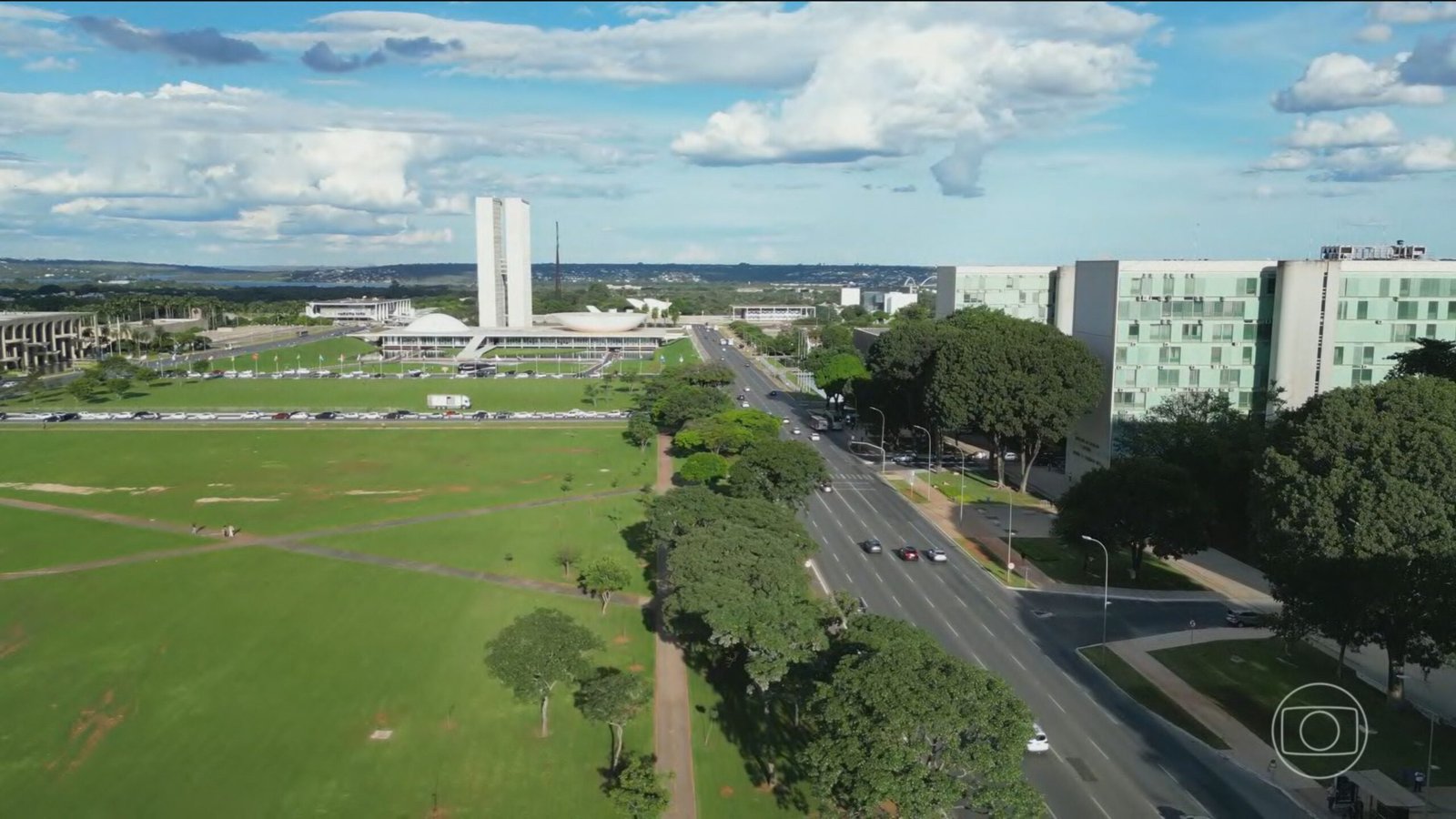 O setor público consolidado brasileiro apresentou déficit pr