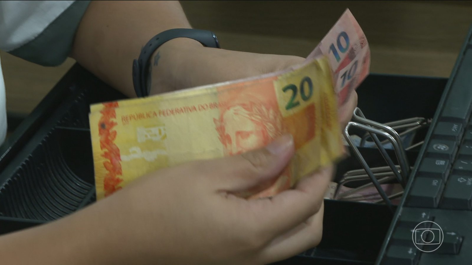 O governo federal oficializou o reajuste do salário