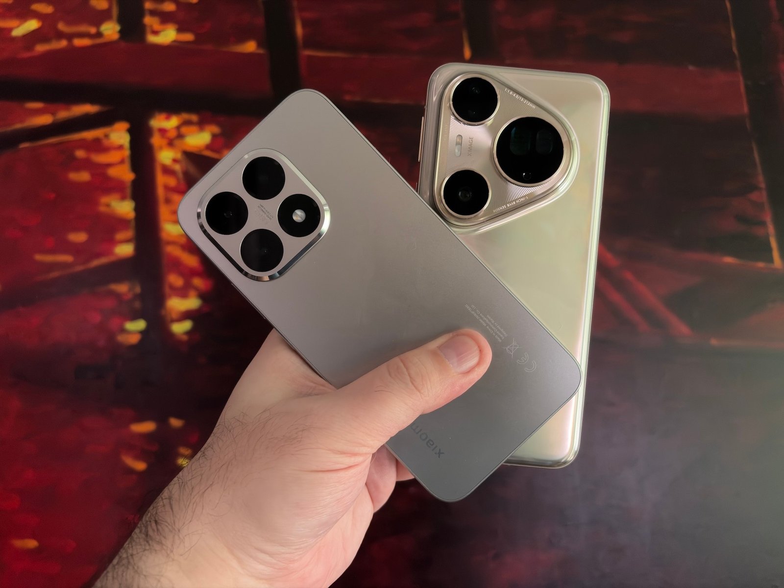 Dois smartphones lançados em 2025, Huawei Pura 80 Ultra e