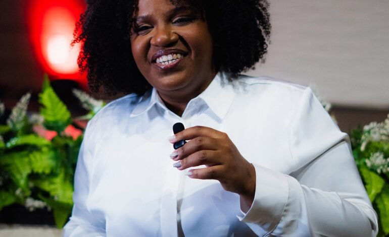 A cantora e compositora carioca Kezia Roberta Souza