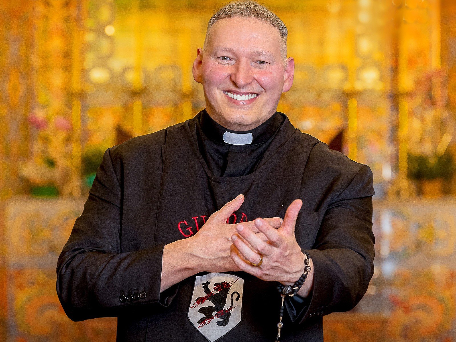 O padre Marcelo Rossi lançou nesta segunda-feira (9)