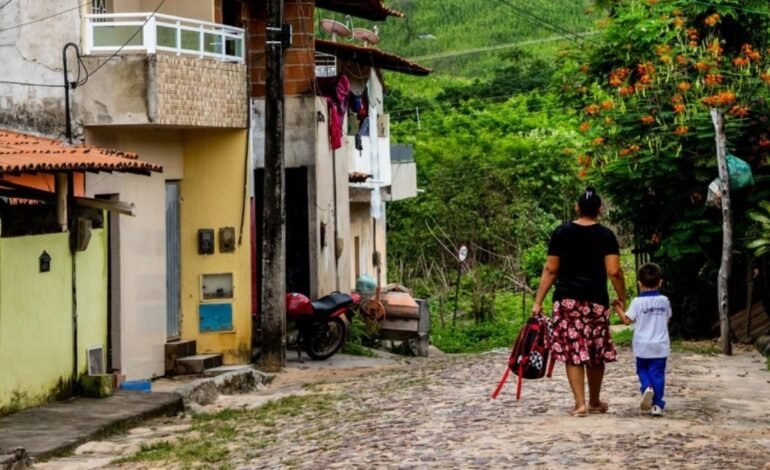 Brasil chega aos menores níveis de pobreza e