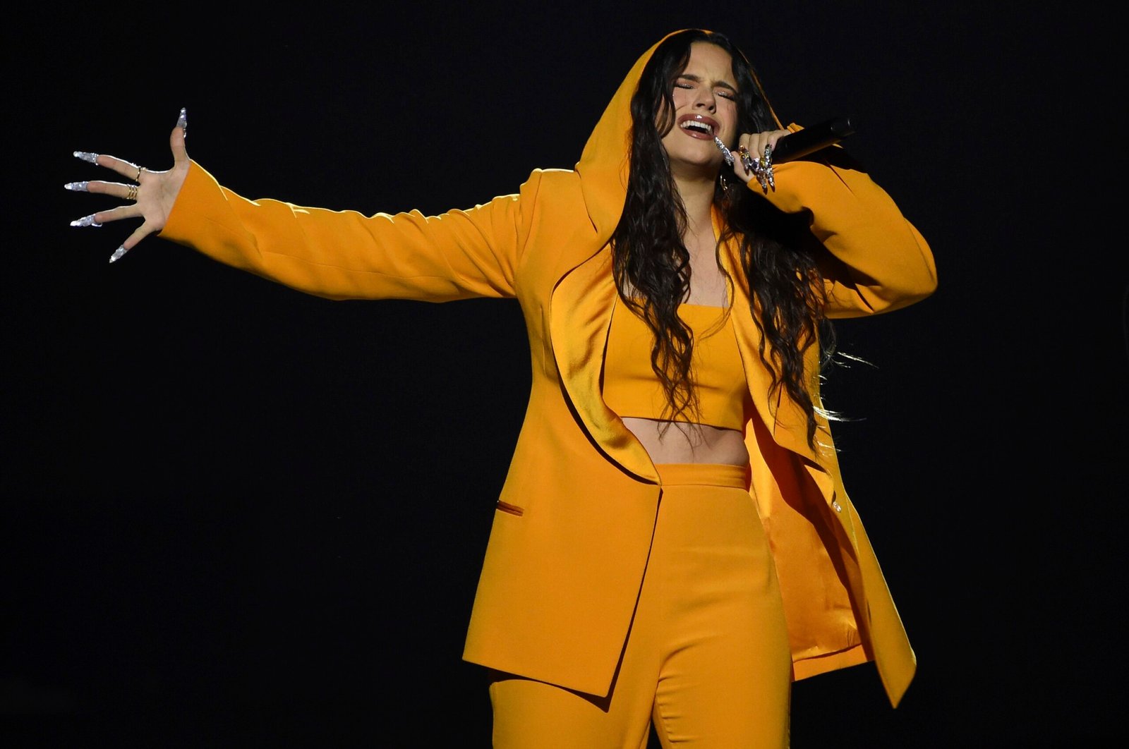 A cantora Rosalía confirmou a realização de um show no