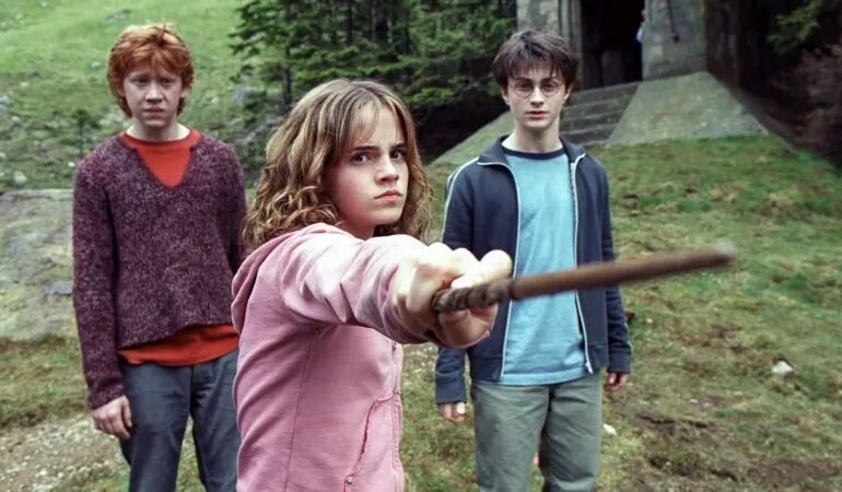 A Netflix negocia a compra do estúdio Warner Bros