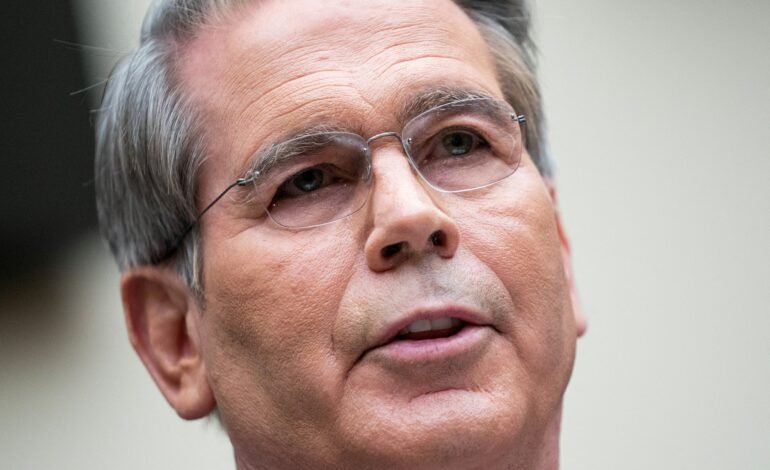 Scott Bessent, secretário do Tesouro americano, participa de